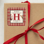 Monogram Christmas Santa Foto Quadratischer Aufkleber<br><div class="desc">Wer sagte, dass der Weihnachtsmann und seine kleinen Rentiere nicht Teil eurer Geschenke sein können? Unsere mit Monogramm Weihnachtsgeschenke-Aufkleber, die mit einer nostalgischen Mischung aus karierten und festlichen Charakteren entworfen wurden, bilden einen schönen Rahmen für den Namen Ihres Kindes. Sie sind die kleinen festlichen Details, die einen großen Einfluss haben....</div>