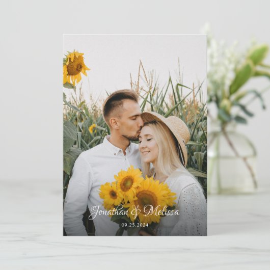 Monogram Classic Foto Script Wedding QR Code Einladung (Stehend Vorderseite)