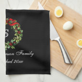 Monogram Classic Holly Wreath Custom Christmas Geschirrtuch (Viertel Falte)
