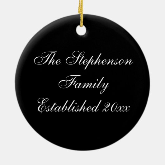 Monogram Classic Holly Wreath Custom Christmas Keramikornament (Hinten)