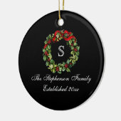 Monogram Classic Holly Wreath Custom Christmas Keramikornament (Links)