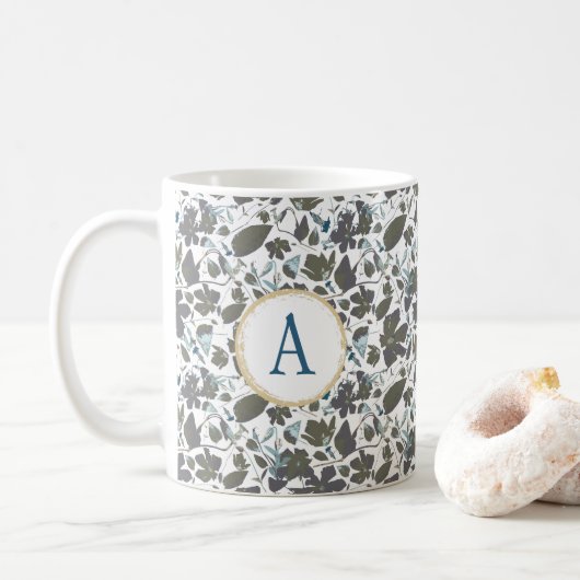 Monogram Clematis Vine Elegant Green Blue Floral Kaffeetasse (Mit Donut)