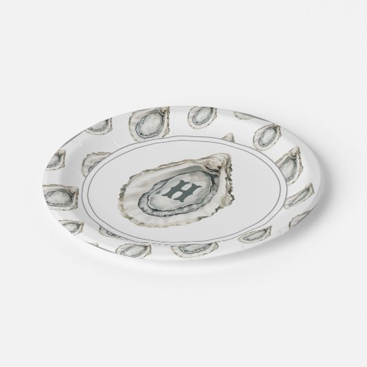 Monogram Coastal Oyster Pappteller (Schrägansicht)
