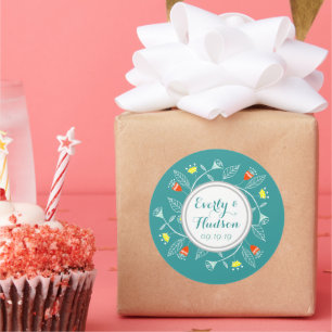 Monogram Coral and Mint Modern Garland Runder Aufkleber