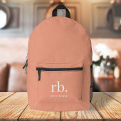 Monogram Coral Peach Elegante Feminine Minimalisti Bedruckter Rucksack