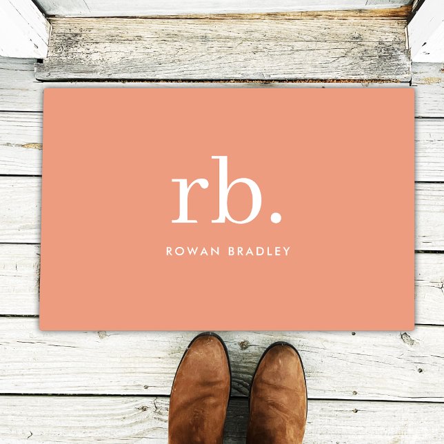 Monogram Coral Peach Elegante Feminine Minimalisti Fußmatte (Feminine stylish coral peach unique monogram doormat.)