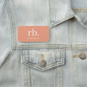 Monogram Coral Peach Elegante Feminine Minimalisti Namensschild (Beispiel)