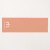 Monogram Coral Peach Elegante Feminine Minimalisti Yogamatte (Vorderseite (Horizontal))