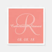 Monogram Coral Pink Stilvolle Farbdesign-Hochzeit Serviette (Vorderseite)