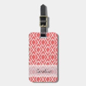 Monogram Coral Pink Tribal Ikat Diamond Muster Gepäckanhänger (Vorderseite vertikal)
