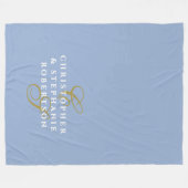 Monogram Couple Minimalist Blue Gold White Chic Fleecedecke (Vorderseite (Horizontal))