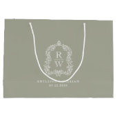 Monogram Crest Sage Green Wedding Große Geschenktüte (Rückseite)