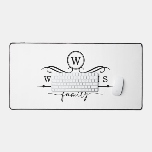 Monogram Custom Family Name Black Script Schreibtischunterlage (Tastatur & Maus)