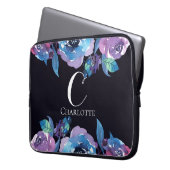 Monogram Dark Blue mit Lila und blauen Blumen Laptopschutzhülle (Vorderseite Links)