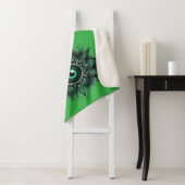 Monogram Dark Green Evil Eye Symbol auf grün | Sherpadecke (Beispiel)