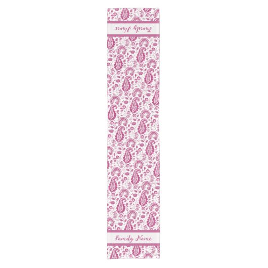 Monogram Dark Pink Paisley Pattern Kurzer Tischläufer (Vorderseite)