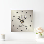 Monogram Darts Design Quadratische Wanduhr (Zuhause)