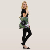Monogram des tropischen Summer Green Lila Blätter Tasche (Am Model)