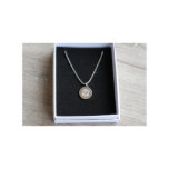 Monogram Disk Necklace<br><div class="desc">Unsere personalisierten Mongram Halsketten sind die perfekte Geschenke für alle Frauen in Ihrem Leben. Unsere mit Monogramm Halsketten sind ideal für Bräunungsgeschenke, Mütter-Tagesgeschenke, Geburtstagsgeschenke, Jahrestage, Abschluss-Geschenke, Geschenke für Enkeltöchter, Geschenke für Großmütter und vieles mehr!</div>