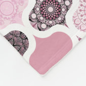 Monogram Dusky Rose Dot Mandalas Ogee Patchwork Fleecedecke (Ecke)