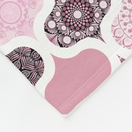 Monogram Dusky Rose Dot Mandalas Ogee Patchwork Fleecedecke (Ecke)