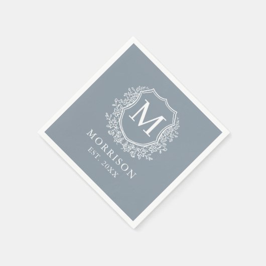 Monogram Dusty Blue Wappen Botanical Wedding Serviette (Ecke)
