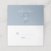 Monogram Dusty Blue Wedding Platzkarte (Außenseite Aufgefaltet)