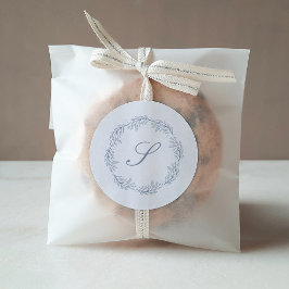 Monogram Dusty Blue Wreath Classic Script Wedding Runder Aufkleber