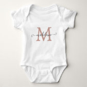 Monogram Dusty-Rose für personalisierten Skriptnam Baby Strampler (Vorderseite)
