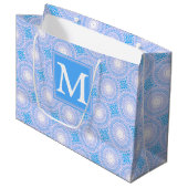 Monogram Electric Blue Circles pattern Große Geschenktüte (Vorderseite Schrägansicht)