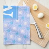 Monogram Electric Blue Circles pattern Handtuch (Viertel Falte)