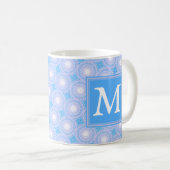 Monogram Electric Blue Circles pattern Kaffeetasse (VorderseiteRechts)