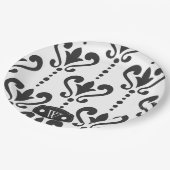 Monogram Elegant Black and White Damask Pappteller (Schrägansicht)