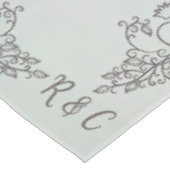 Monogram Elegant Mother-of-Pearl Gray Med Wedding Tischdecke (Schrägansicht)