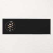 Monogram Elegant Script Black und Gold Yogamatte (Vorderseite (Horizontal))