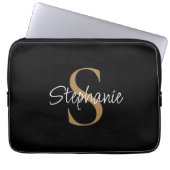 Monogram Elegant Script Name Black Gold Laptopschutzhülle (Vorderseite)