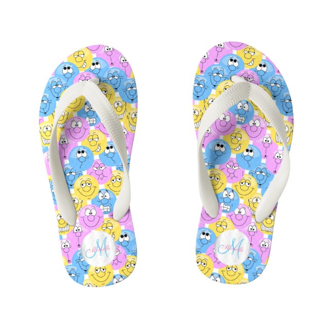 Monogram - Emoji Design Funny Pastel Faces Kinderbadesandalen (Fußbett)