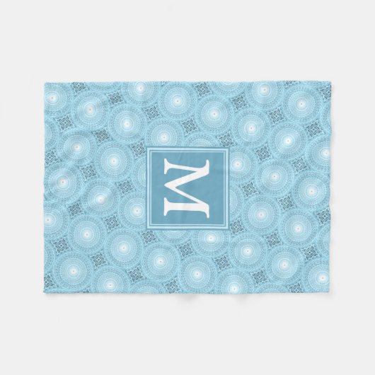 Monogram Engelblau-Kreismuster Fleecedecke (Vorderseite (Horizontal))