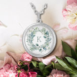 Monogram Eukalyptus Greenerenerenerity Blätter Ges Versilberte Kette<br><div class="desc">Wunderschöne Eukalyptus Wreath Mit Monogramm Silberplatte oder Sterling silberne Halskette. Fügen Sie Ihre Initialen hinzu,  um sie zu personalisieren. Ein tolles Geburtstagsgeschenk für alle Frauen oder für Ihr Brautparty.</div>