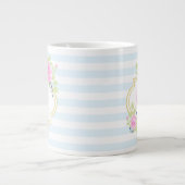 Monogram Extravagant Pink Roses Blueberry Jumbo Ta Jumbo-Tasse (Vorderseite)