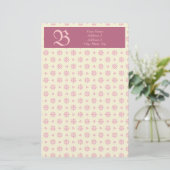 Monogram Eyelet Ecru & Pink Stationery Briefpapier (Stehend Vorderseite)