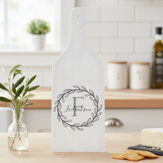 Monogram Family Name Olive Branch Wreath Schneidebrett