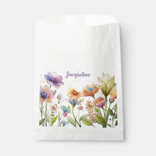 Monogram farbenfrohe Wilde Blume Illustriert Geschenktütchen (Vorderseite)