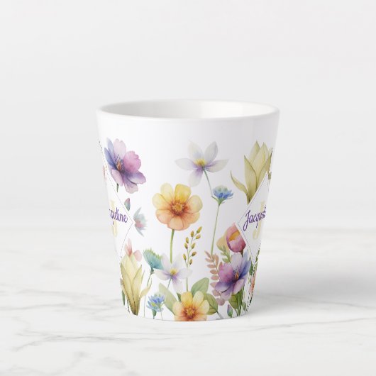 Monogram farbenfrohe Wilde Blume Illustriert Milchtasse (Vorderseite)