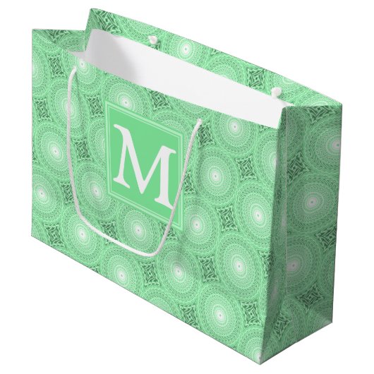 Monogram Federgrün Kreismuster Große Geschenktüte (Vorderseite Schrägansicht)