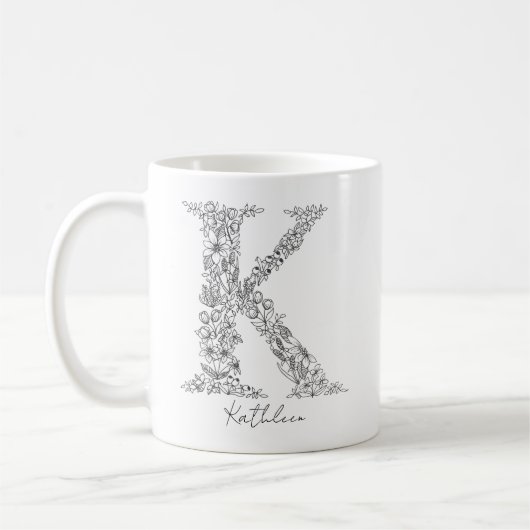 Monogram floral Botanischer Schwarz-weißer Letter Kaffeetasse (Links)