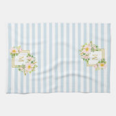 Monogram Floral Chic Pastellblauer Streifen Geschirrtuch (Horizontal)