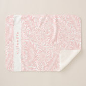 Monogram Floral Foliage William Morris Pink Sherpadecke (Vorderseite (Horizontal))
