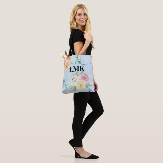 Monogram Floral Pattern Tasche (Am Model)