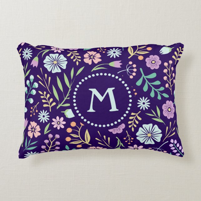 Monogram Floral Whimsical Boho Accent Pillow Zierkissen (Vorderseite)